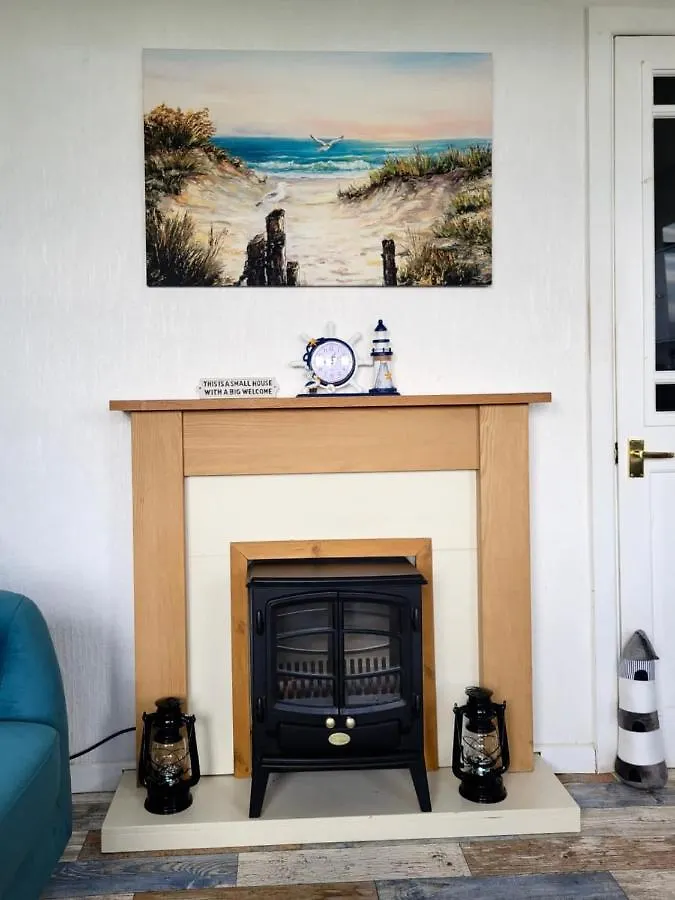 Charming 2 Bedroom Holiday Chalet Withernsea 0*,  United Kingdom